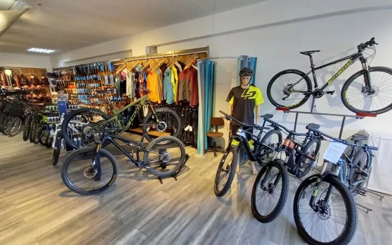 VéloShop, spécialiste vélo, vélo électrique, équipement pour cycliste,  accessoires et location de vélo